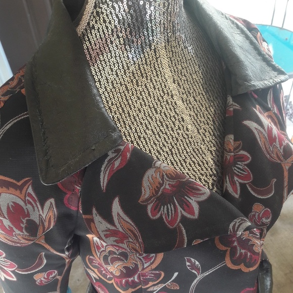 Absolutely exquisite show stopper!! Gabbana couture jacket - Picture 4 of 4